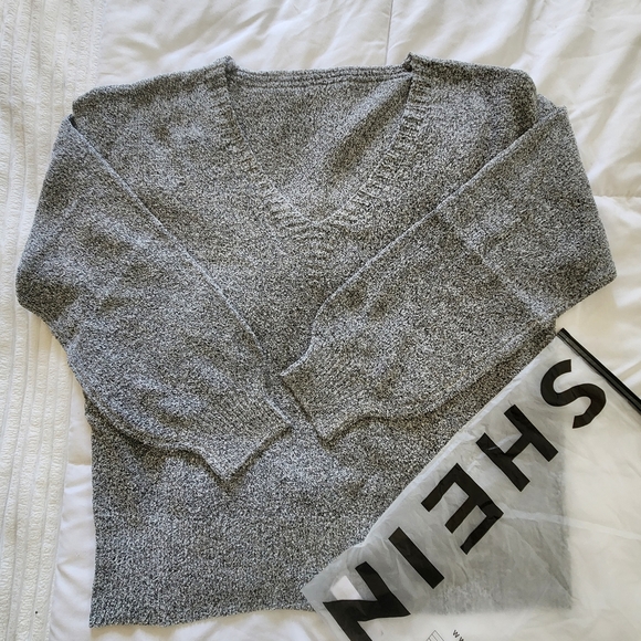 Shein Grey Fleck light weight sweater.  BRAND NEW. SZ LG. - Picture 1 of 2